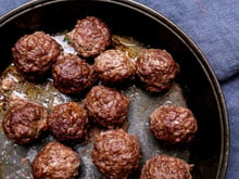 Almôndegas rápidas com creme de cebola