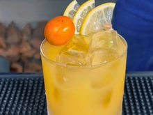 Nem toda caipirinha precisa ser de limão: você precisa provar essa caipirinha de seriguela que é sucesso no Nordeste e a cara do verão!