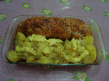 Rocambole de frango recheado com calabresa e catupiry