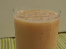 Vitamina de cenoura e frutas com Ades
