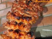 Coxa e sobrecoxa com bacon