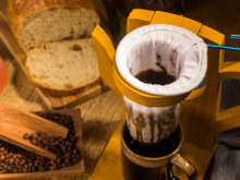 Instituição do cafezinho: por que até quem não ama café marca um cafezinho? Viva o Dia Nacional do Café!