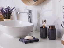 É assim que os japoneses deixam o banheiro com cheiro de rico sem gastar uma fortuna: a chave está nesses ingredientes naturais