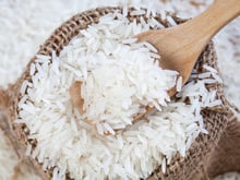 Arroz branco e suas polêmicas: afinal, podemos comer à vontade ou é preciso ter cuidado?