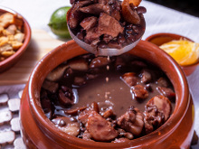 Dia de São Jorge: terça é dia de fazer feijoada e com as dicas do TudoGostoso vai ficar melhor que a do restaurante