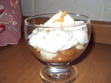 Taça de banana com chantilly