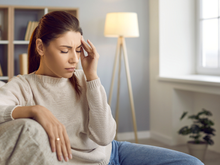 Para o bem do seu cérebro, evite esses 4 alimentos (e saiba também quais consumir!)