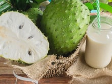 Reforça imunidade, reduz inflamações e melhora o humor: os benefícios surpreendentes do suco de graviola