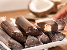 Geladinho com casquinha de chocolate