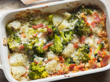 Brócolis + bacon é uma das duplas mais amadas da cozinha e aqui estão 12 receitas que provam isso