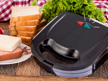 Com quantos anos você descobriu que a luz verde da sanduicheira não é só para avisar que o sanduíche tá pronto?