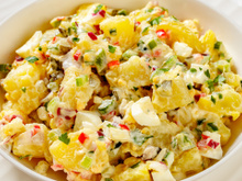 Eu comi a melhor salada de batata da minha vida depois que aprendi esse truque com apenas um ingrediente