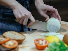 3 coisas que comecei a fazer na pandemia para comer bem e nunca mais parei: adeus delivery de comida e olá economia!