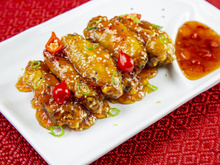 ASINHA DE FRANGO FRITA COM MOLHO PICANTE COREANO