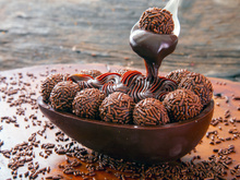 Vai vender doces nesta Páscoa? A alta do chocolate pode ser o seu maior inimigo, mas será que dá para driblá-la?