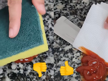 Com quantos anos você descobriu que precisa de uma faca para limpar o molho que caiu na pia ou bancada sem lambança?