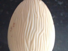Ovos de Páscoa de chocolate branco