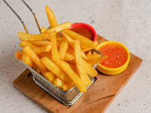 O segredo dos chefs pra batata perfeita: crocante por fora, macia por dentro com algo que todo mundo tem em casa