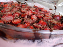 Mousse Simples de Morango com Chocolate