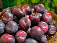 Não compre ameixas no supermercado se estiverem com esses sinais, você pode estar caindo em cilada