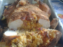 Frango desossado e recheado com farofa