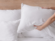 Você provavelmente está limpando o seu travesseiro do jeito errado: esse é o método mais eficaz para evitar a presença de ácaros e bactérias