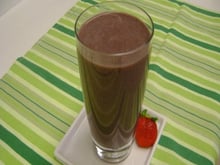 Vitamina de açaí, morango e whey protein com Ades