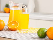 Suco de laranja, limão e folha de amora: receita simples com benefícios que você nem imagina