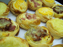 Esfiha aberta folhada