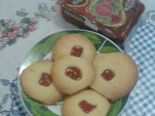 Biscoitinhos de manteiga com goiabada
