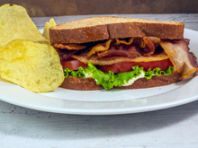 Molho de bacon para lanche: garanta o acompanhamento das hamburguerias em casa e economize! 