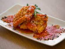 Peixe ensopado ao molho vermelho