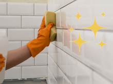 Nem alvejante, nem vinagre branco: esse produto caseiro clareia o rejunte dos azulejos em 5 minutos, é uma solução milagrosa!