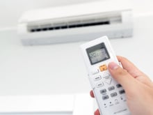 Devo configurar meu ar-condicionado no modo seco se o deixar ligado a noite toda? Descubra o segredo para manter meu quarto fresco e economizar energia!