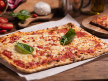 Aprendi a receita de massa de pizza mais fácil do mundo e agora faço toda semana, é o sextou aqui e casa!