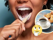 O certo é escovar os dentes antes ou depois da primeira refeição do dia?