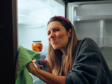 Como limpar a geladeira sem entrar numa fria: aprenda como higienizar o eletrodoméstico do jeito certo