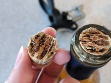 Poucas pessoas sabem, mas esse truque caseiro remove a rolha quebrada dentro da garrafa de vinho (dica de um amigo enófilo!)