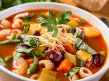 Essa sopa italiana é ideal para melhorar a imunidade na mudança de estação: fácil de fazer e rica em vitaminas, uma bomba de nutrientes