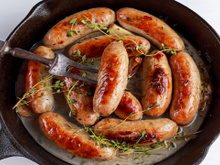 A linguiça sempre estourava na panela quando eu cozinhava, até que descobri um truque que mudou tudo