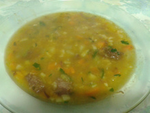 Sopa de legumes e carne