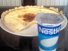 Torta maravilhosa de queijo com iogurte