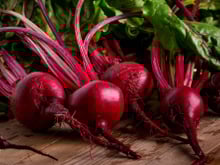 5 alimentos que mancham os dentes