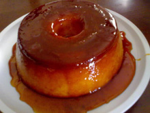 Pudim de pão com raspas de limão