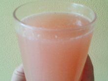 Suco de casca de maracujá com morango