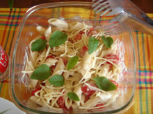 Macarrão integral rápido com tomate cereja