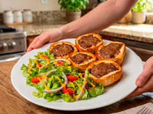 Nem esfirra, nem sanduíche: você só precisa de carne moída e alguns ingredientes para fazer esse pão recheado delicioso