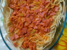 Macarrão com mortadela