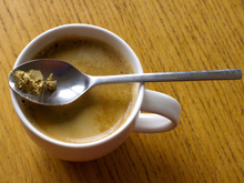 Café com gengibre parece inusitado, mas aqui estão os benefícios de combinar os dois