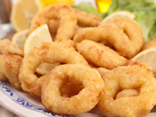 Isabel, cozinheira: "A lula frita não é empanada em farinha de trigo; ela fica crocante com farinha de grão-de-bico."